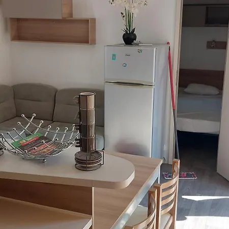 キャンプ場 Mobilhome 6 P *