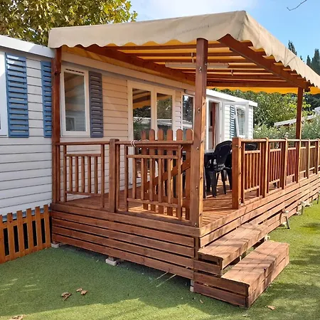 キャンプ場 Mobilhome 6 P